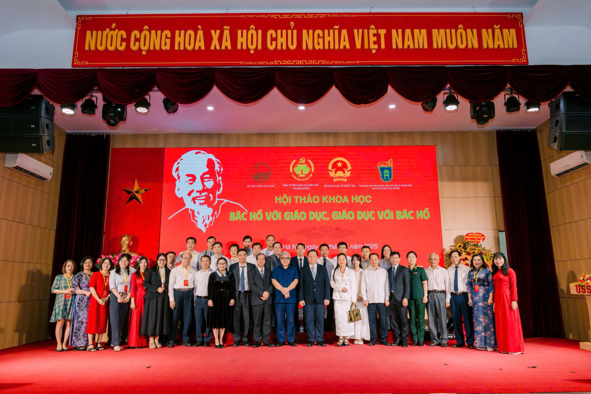 Chuyển hóa mạnh mẽ di sản của Chủ tịch Hồ Chí Minh về giáo dục vào chủ trương, đường lối, chính sách và thực tiễn